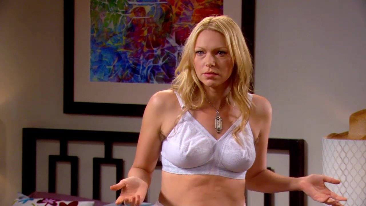 Sexy laura prepon nude and sexy pics